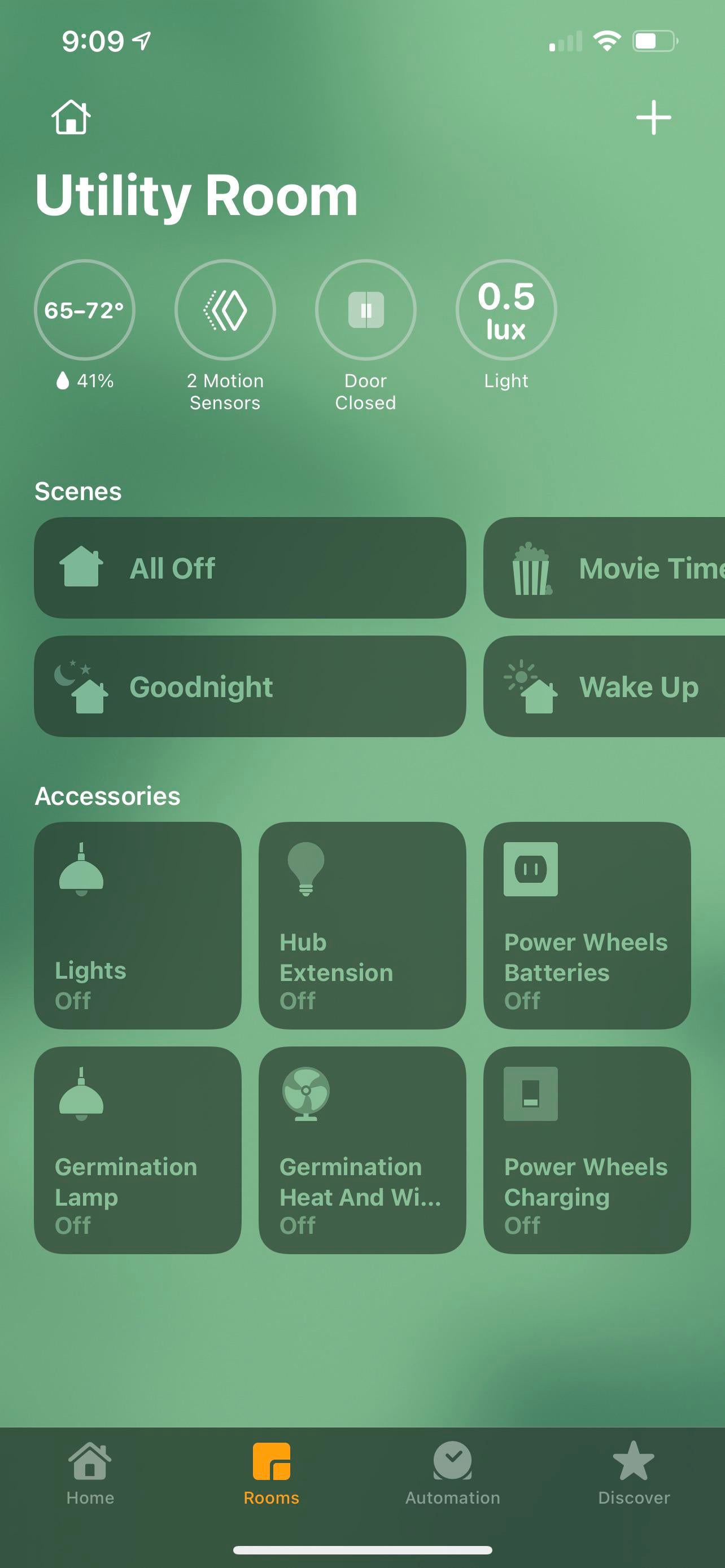 HomeKit backgrounds continue to change to this green background after