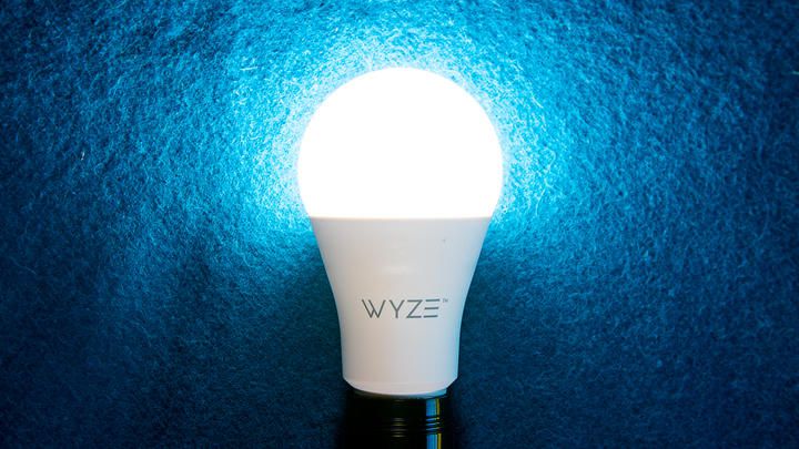 How to install a smart light bulb, three ways • HomeKit Blog
